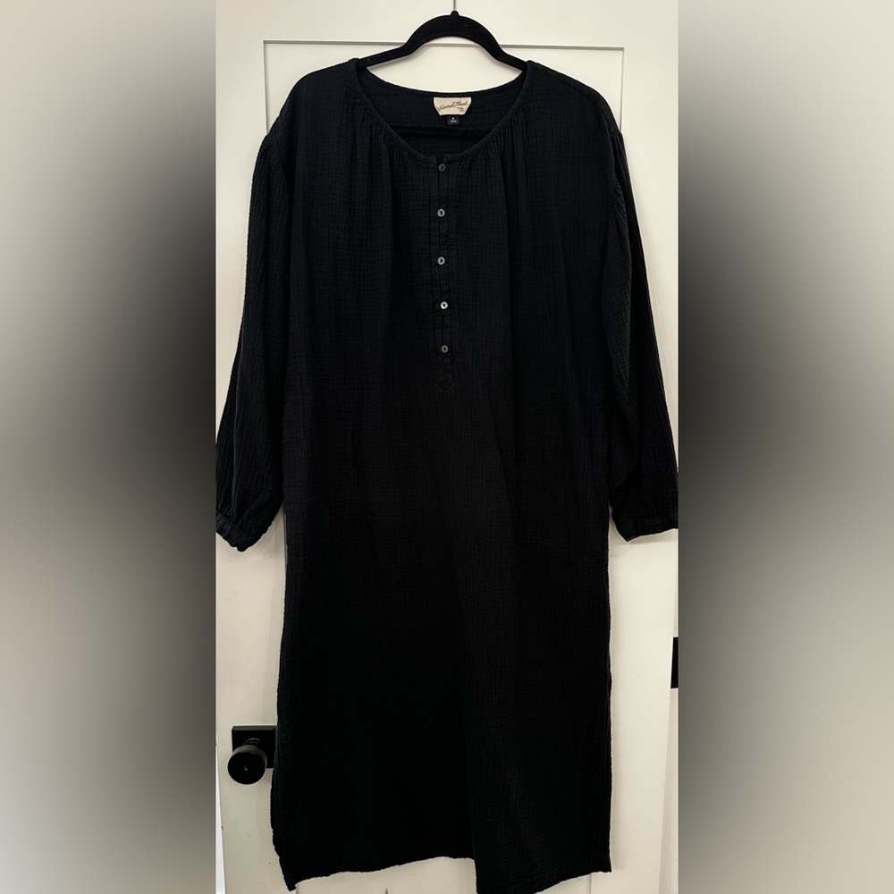 Universal Thread Black Long Sleeve Button Henley Dress